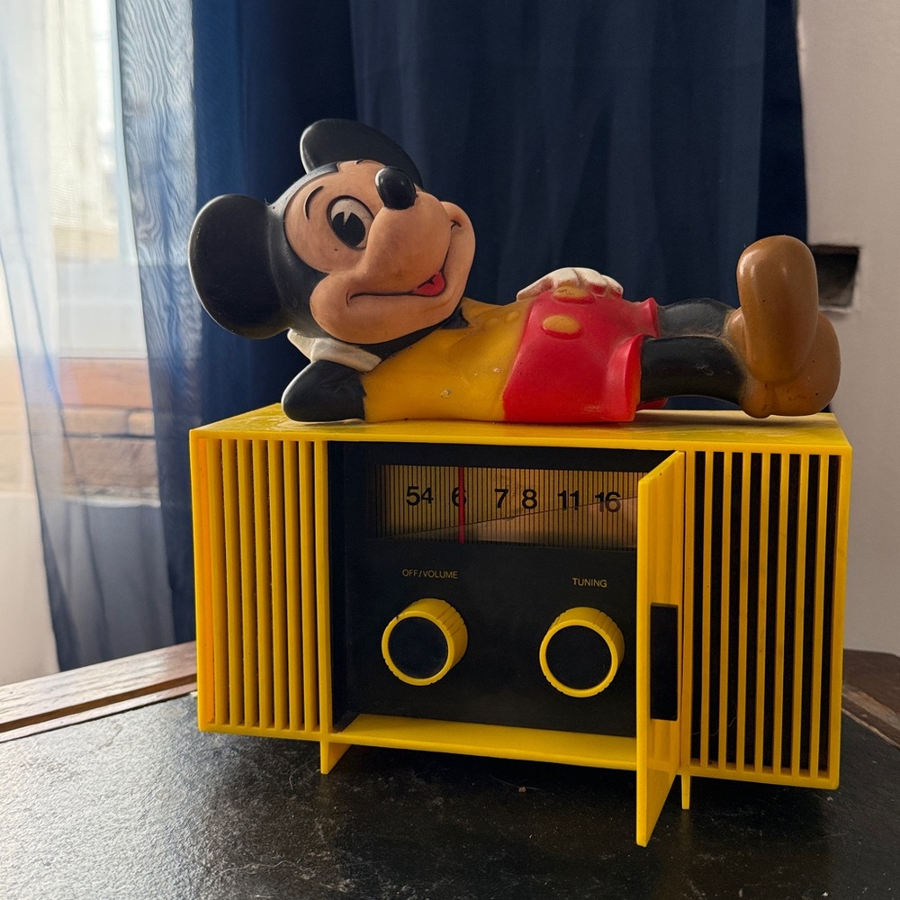 Vintage Mickey Mouse Yellow Radio